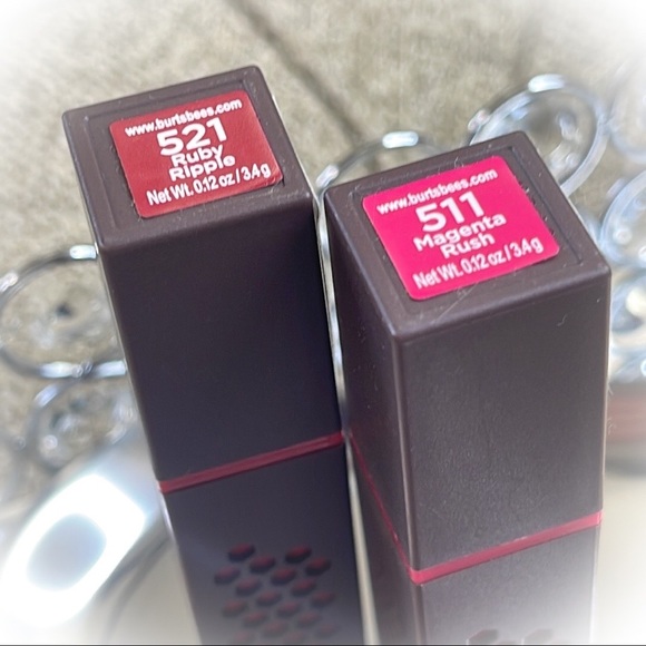 💕Burt’s Bees Set of 2 Lipsticks💕 - Picture 3 of 4